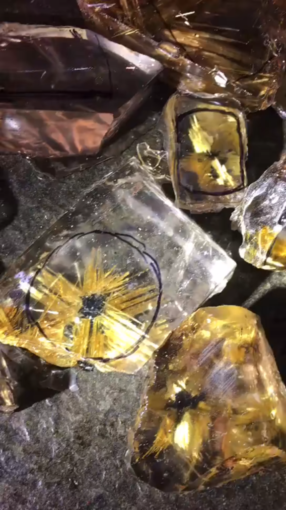 灵漠水晶天然金发晶原石发丝结构实拍