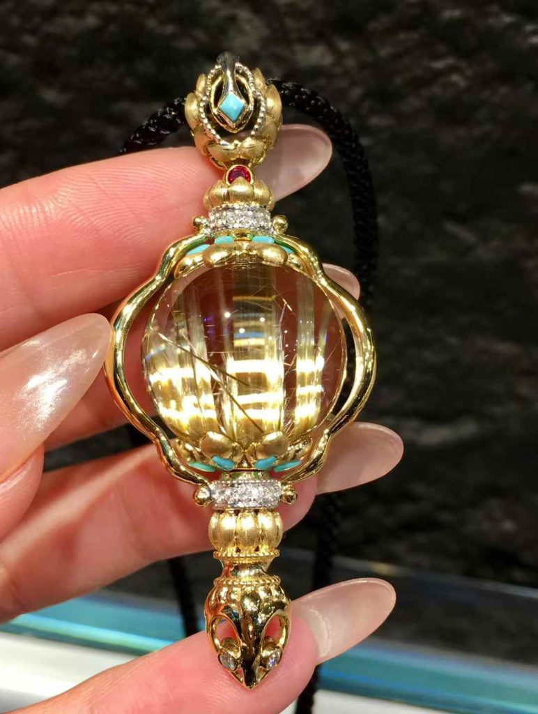 灵漠水晶天然金发晶镶嵌吊坠实拍